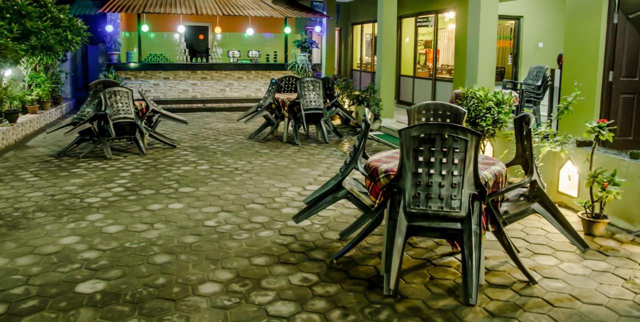 Lumbini Guest House Bagian luar foto
