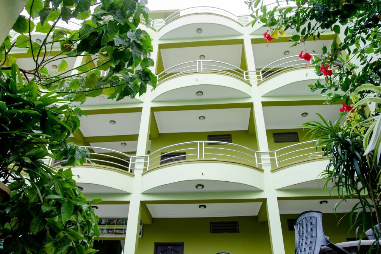 Lumbini Guest House Bagian luar foto
